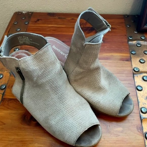 Size 7.5 Beartrap Peep Toe Shoes - Picture 1 of 5